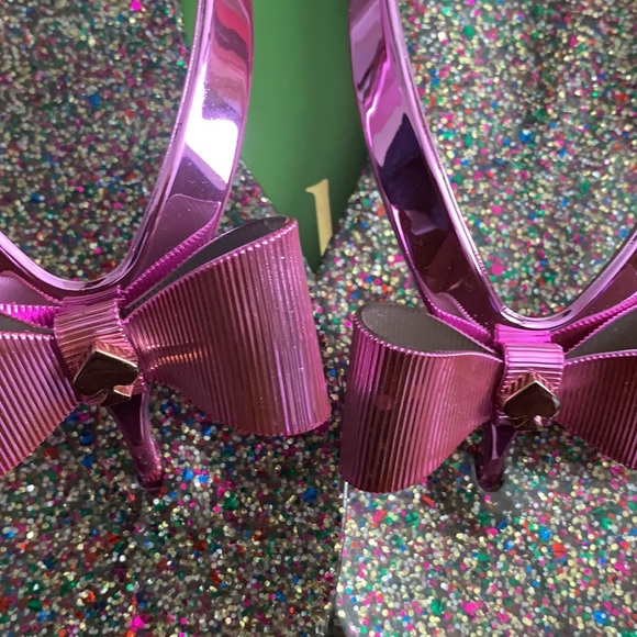 Sandals - Picture 4 of 4